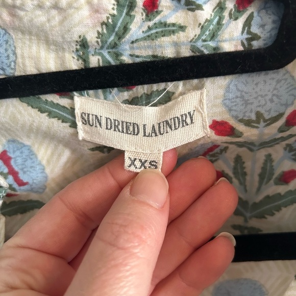 Sun Dried Laundry Block Pint v neck peplum 3/4 sleeve top - Picture 3 of 5